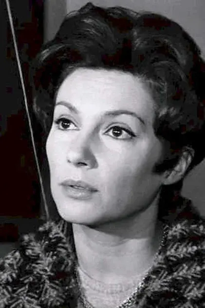 Nadine Alari