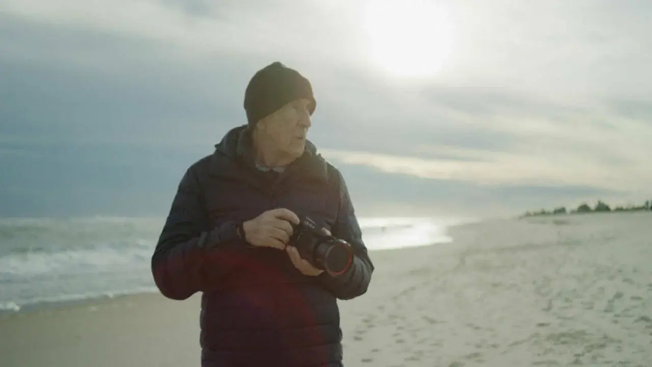 Dear Memories: A Journey with Magnum Photographer Thomas Hoepker
