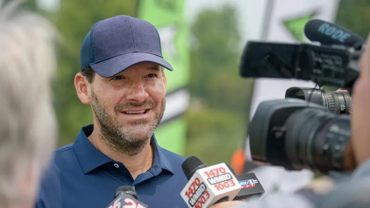 Deadspin | CBS NFL analyst Tony Romo arrested on suspicion of OWI